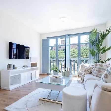A Piece Of Heaven Over The Alhambra 2br Apartment Granada